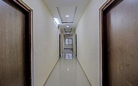 Hotel O Midway Treat Dhar